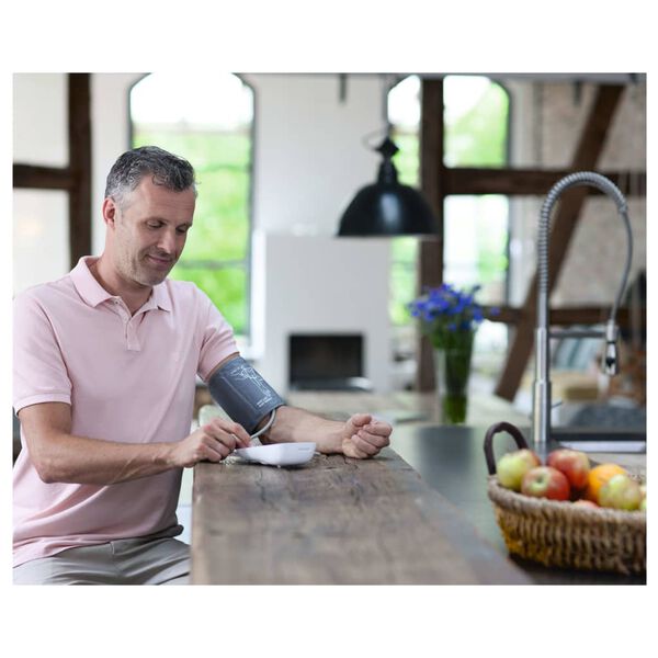 Medisana Blodtrycksm&auml;tare &ouml;verarm med r&ouml;stfunktion BU 535 Voice vit