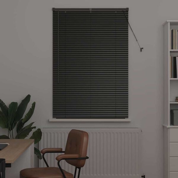 Visar produktbild 3 av 17