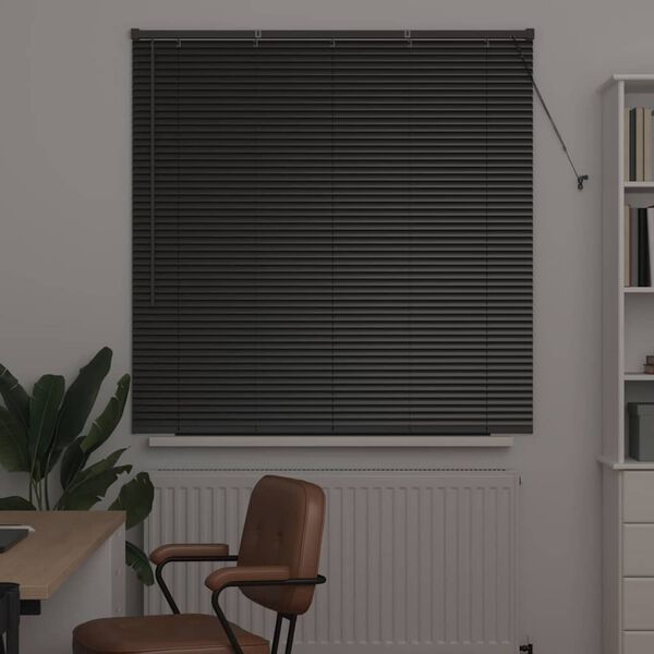 Visar produktbild 3 av 17