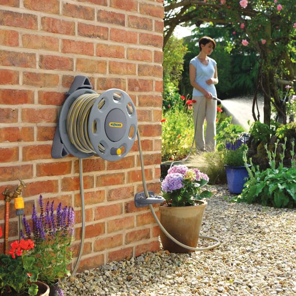 Hozelock Väggmonterad slangvinda 30 m med 15 m slang
