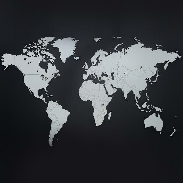 MiMi Innovations V&auml;ggdekoration v&auml;rldskarta tr&auml; Luxury vit 130x78 cm