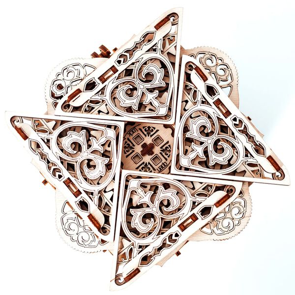 Eco-Wood-Art Byggmodell i tr&auml; hemlig l&aring;da