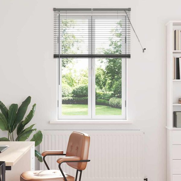 Visar produktbild 2 av 17