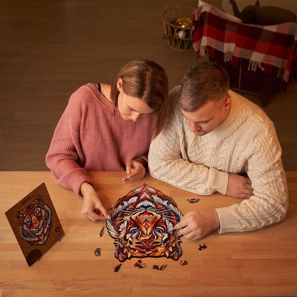 UNIDRAGON Pussel tr&auml; 700 bitar Lovely Tiger royal size 45x56 cm