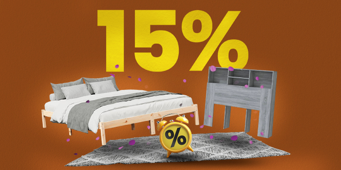 Banner med en träsäng, sänggavel, matta och väckarklocka med stor gul text ”15%”.