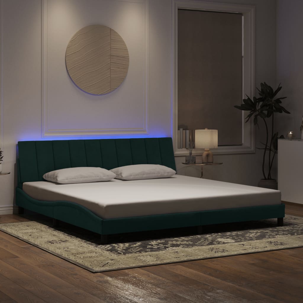 vidaXL Sängram med LED-belysning mörkgrön 200x200 cm sammet