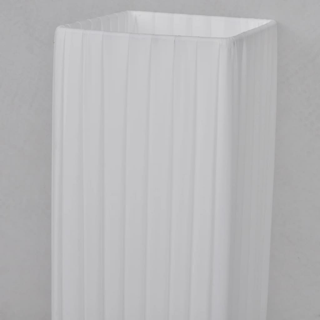Fyrkantig golvlampa i rostfritt stål och lampskärm i PE vit